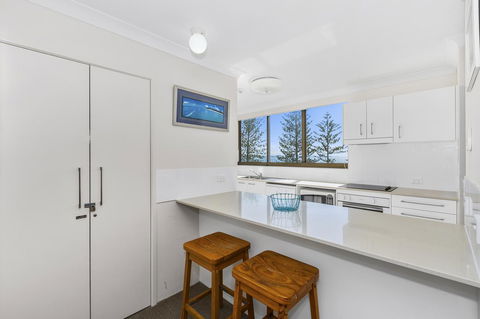 Columbia Beachfront Apartments On Rainbow Bay - Australian Directory 22