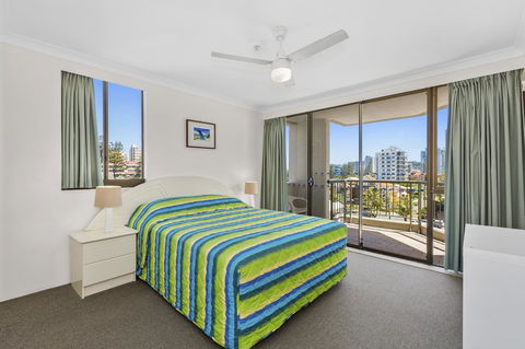 Columbia Beachfront Apartments On Rainbow Bay - Australian Directory 20