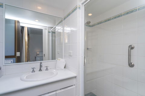 Columbia Beachfront Apartments On Rainbow Bay - Australian Directory 16