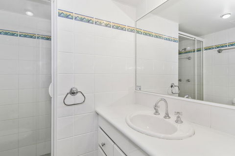 Columbia Beachfront Apartments On Rainbow Bay - Australian Directory 31