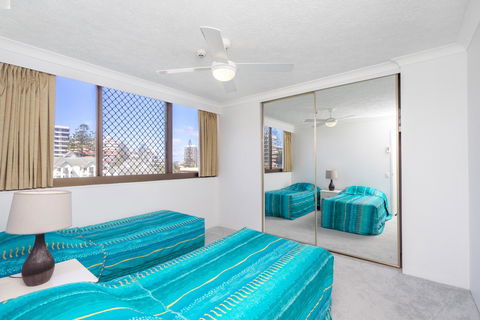 Columbia Beachfront Apartments On Rainbow Bay - Australian Directory 11