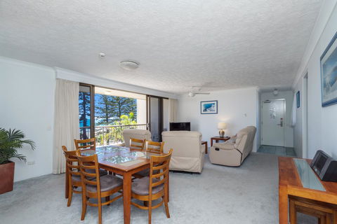 Columbia Beachfront Apartments On Rainbow Bay - Australian Directory 13