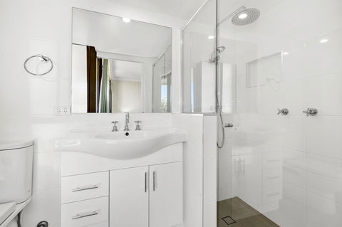 Columbia Beachfront Apartments On Rainbow Bay - Australian Directory 19