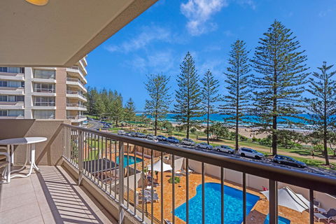 Columbia Beachfront Apartments On Rainbow Bay - Australian Directory 6