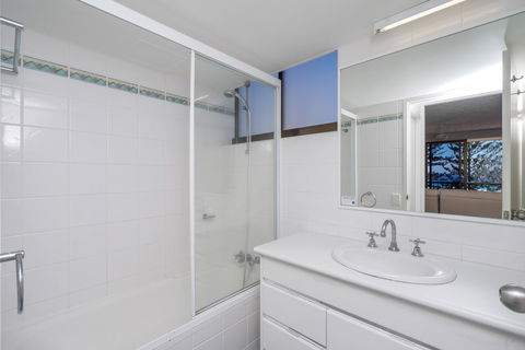 Columbia Beachfront Apartments On Rainbow Bay - Australian Directory 9