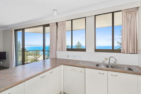 Columbia Beachfront Apartments On Rainbow Bay - Australian Directory 38