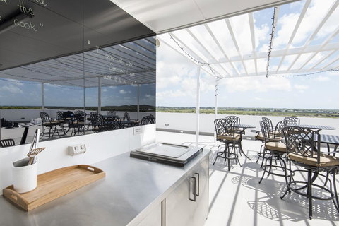 Riviera Mackay - Australian Directory 17