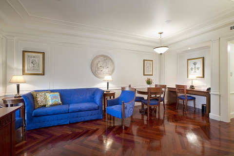 Imperial Hotel Gold Coast - Australian Directory 23