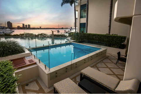 Imperial Hotel Gold Coast - Australian Directory 2