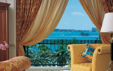 Imperial Hotel Gold Coast - Australian Directory 33