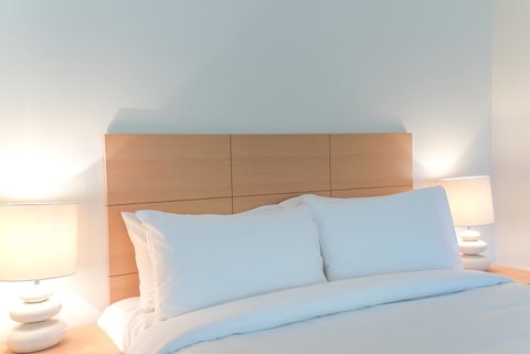 At The Sound Noosa Motel - Australian Directory 35