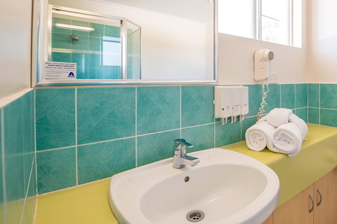 At The Sound Noosa Motel - Australian Directory 32
