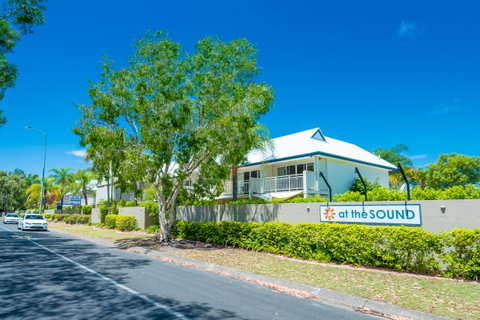 At The Sound Noosa Motel - Australian Directory 22