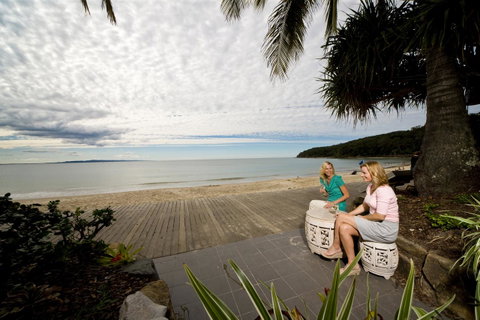 At The Sound Noosa Motel - Australian Directory 15