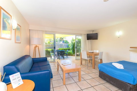 At The Sound Noosa Motel - Australian Directory 37