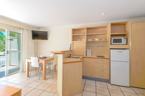 At The Sound Noosa Motel - Australian Directory 26