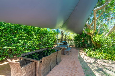 At The Sound Noosa Motel - Australian Directory 8