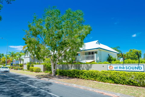 At The Sound Noosa Motel - Australian Directory 21