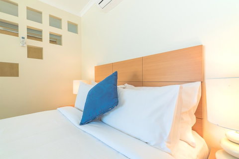 At The Sound Noosa Motel - Australian Directory 27