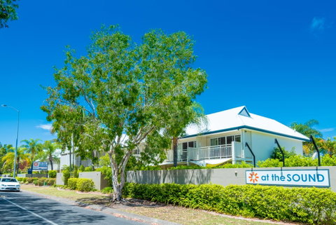 At The Sound Noosa Motel - Australian Directory 20