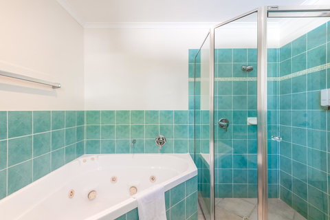 At The Sound Noosa Motel - Australian Directory 29