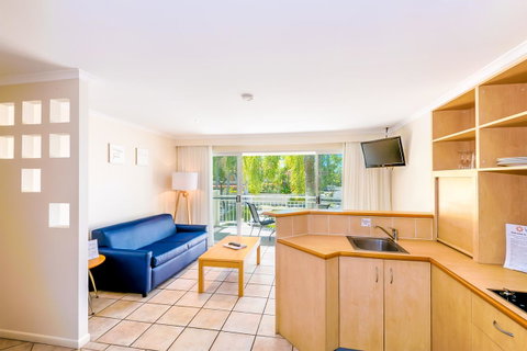 At The Sound Noosa Motel - Australian Directory 25