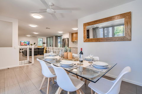 Coolum At The Beach - Australian Directory 27