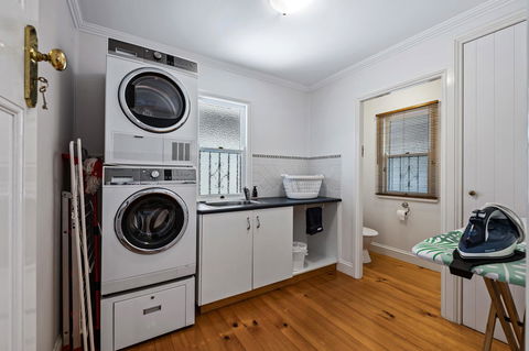 Frangipani House - Australian Directory 21