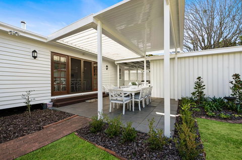 Frangipani House - Australian Directory 25