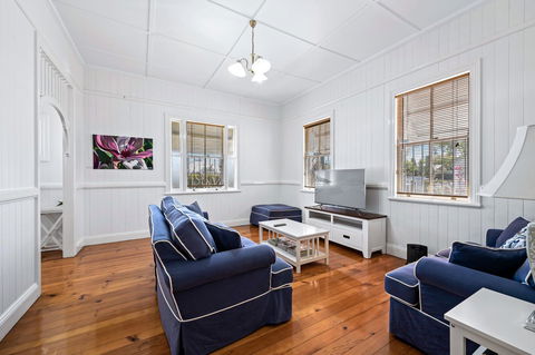 Frangipani House - Australian Directory 3