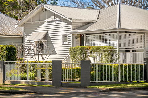Frangipani House - Australian Directory 26