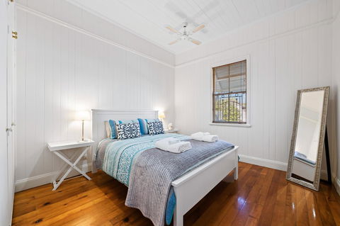 Frangipani House - Australian Directory 19