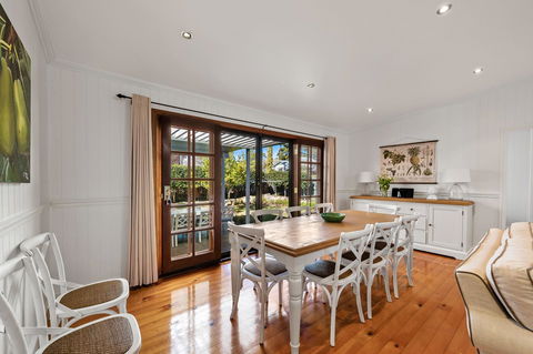 Frangipani House - Australian Directory 13
