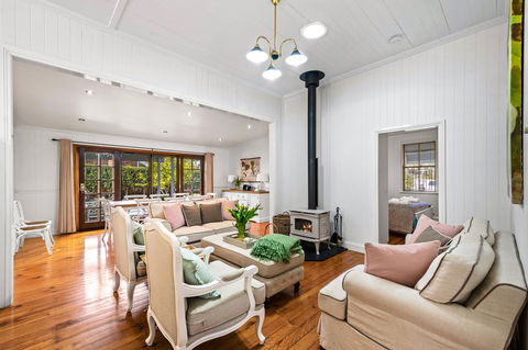 Frangipani House - Australian Directory 7