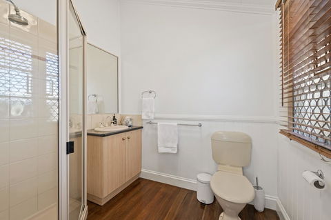 Frangipani House - Australian Directory 16