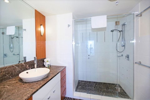 The Towers Of Chevron Renaissance - Holidays Gold Coast - Australian Directory 38