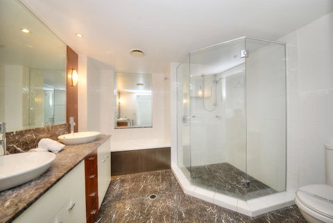 The Towers Of Chevron Renaissance - Holidays Gold Coast - Australian Directory 16