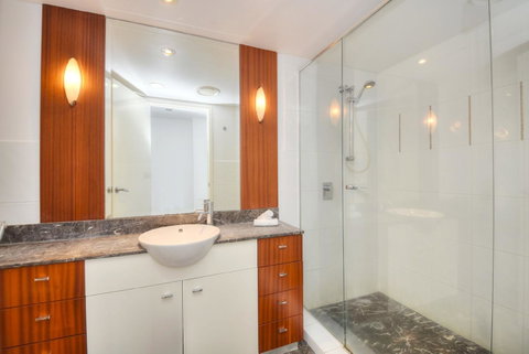 The Towers Of Chevron Renaissance - Holidays Gold Coast - Australian Directory 17