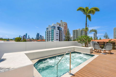 Qube Broadbeach Ocean View Apartments - Australian Directory 13