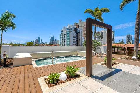 Qube Broadbeach Ocean View Apartments - Australian Directory 12