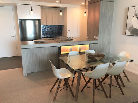 Qube Broadbeach Ocean View Apartments - Australian Directory 26