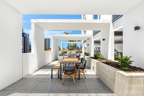 Qube Broadbeach Ocean View Apartments - Australian Directory 5