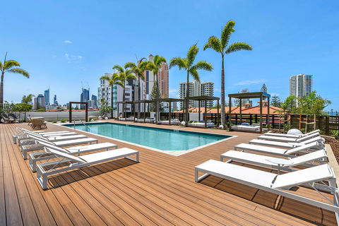 Qube Broadbeach Ocean View Apartments - Australian Directory 16