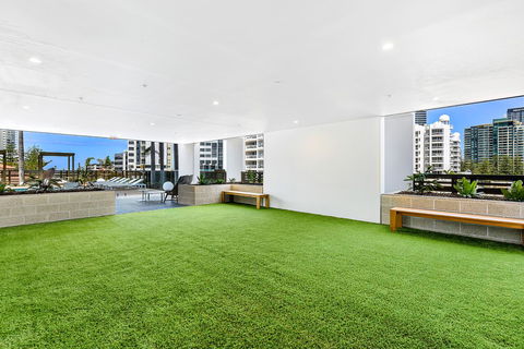 Qube Broadbeach Ocean View Apartments - Australian Directory 6