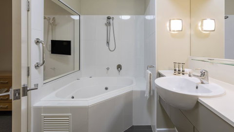 Oaks Hervey Bay Resort And Spa - Australian Directory 32