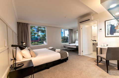 Woodroffe Hotel - Australian Directory 15