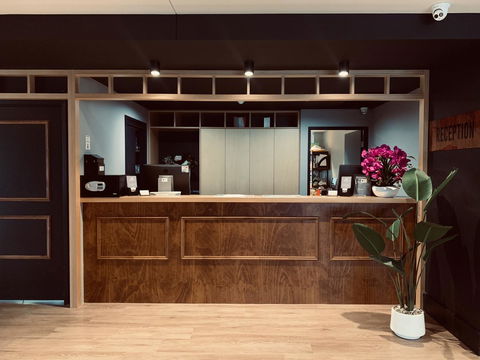 Woodroffe Hotel - Australian Directory 1