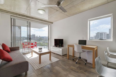 Direct Collective - Pavilion And Governor On Brookes - Australian Directory 13