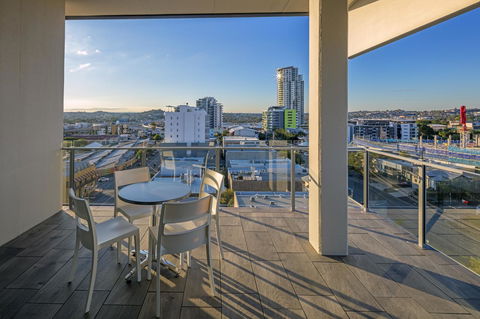 Direct Collective - Pavilion And Governor On Brookes - Australian Directory 1