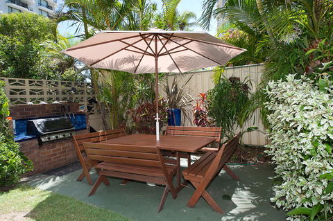 Oceania On Burleigh Beach - Australian Directory 20